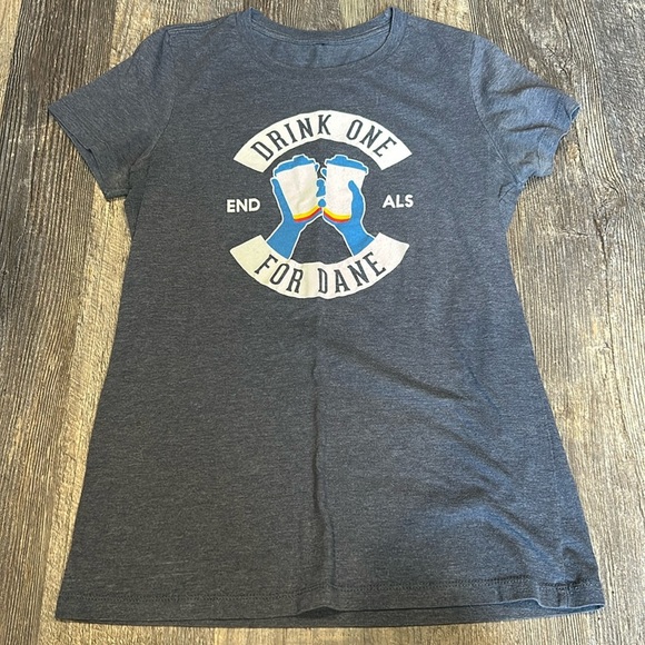 ✌️Dutch Bros Tshirt - Picture 3 of 7